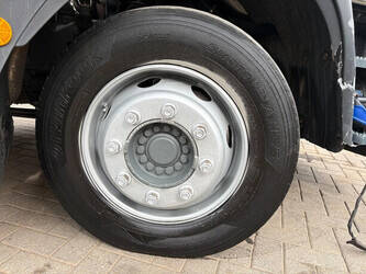 2011-iveco-eurocargo-1444046-46696841