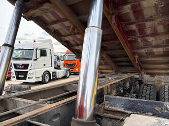 2005-man-tga-33-390-1444047-46696866