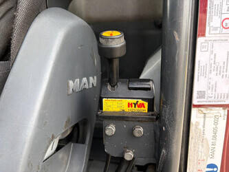 2005-man-tga-33-390-1444047-46696868