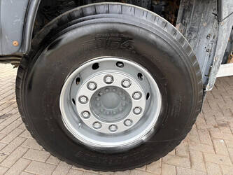 2005-man-tga-33-390-1444047-46696874