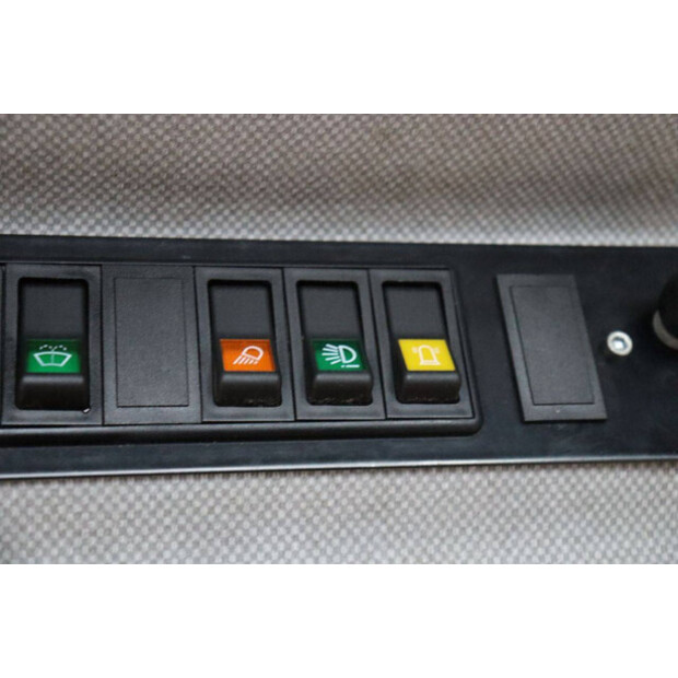 2018 لسكي TM3267-46697179