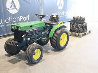 john-deere-b7000-46697241