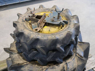 john-deere-b7000-46697268