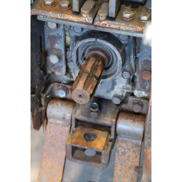 KUBOTA B2420-46697289