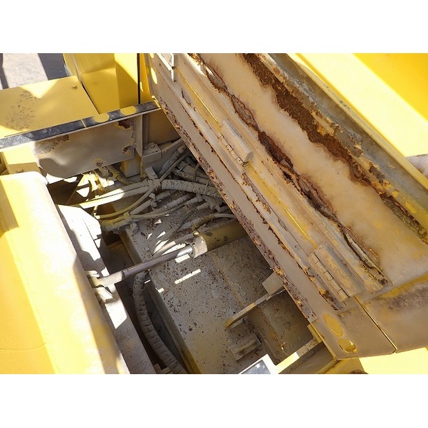 2014 Komatsu BZ210-1-46697490