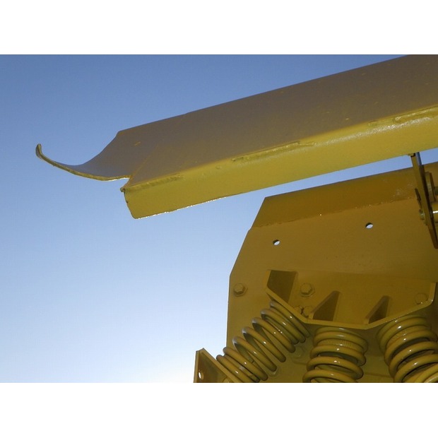 2004 Komatsu BM595F-46697673