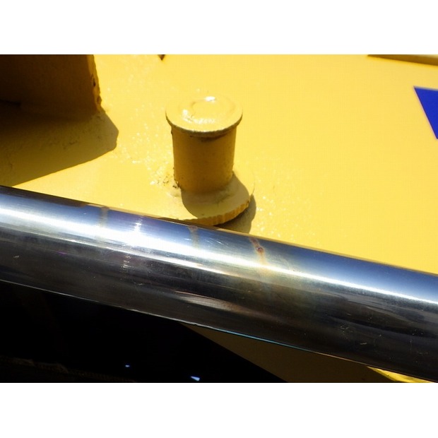 2004 Komatsu BM595F-46697675