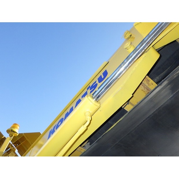 2004 Komatsu BM595F-46697676