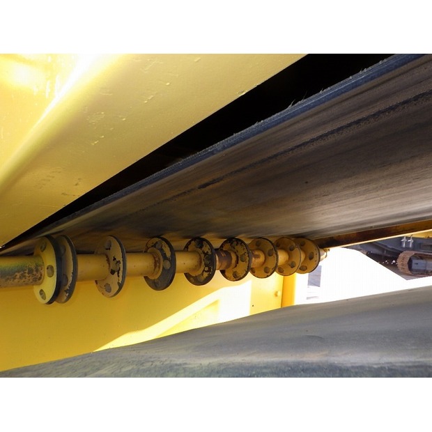 2004 Komatsu BM595F-46697679