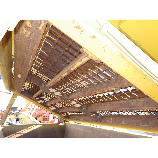 2004 Komatsu BM595F-46697682