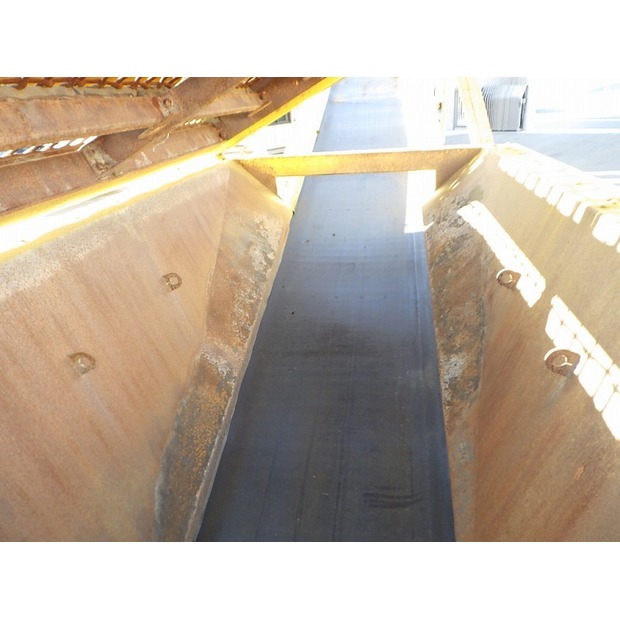 2004 Komatsu BM595F-46697684