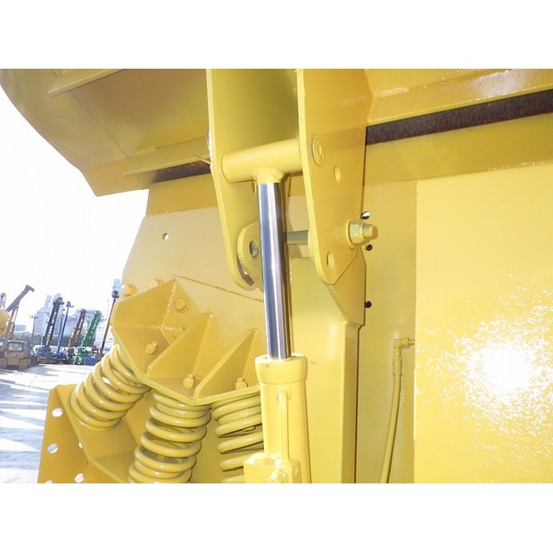 2004 Komatsu BM595F-46697685