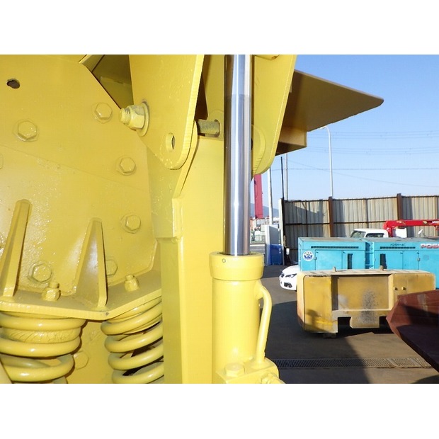 2004 Komatsu BM595F-46697686