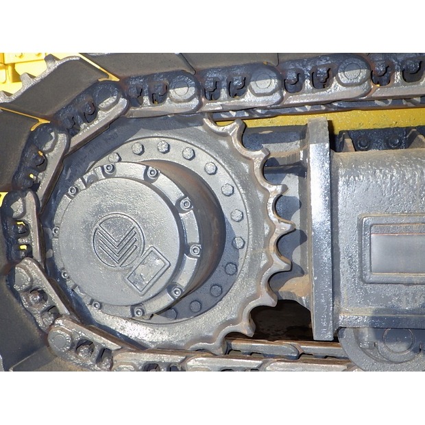 2004 Komatsu BM595F-46697696