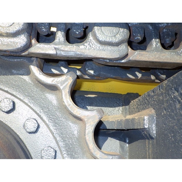 2004 Komatsu BM595F-46697697