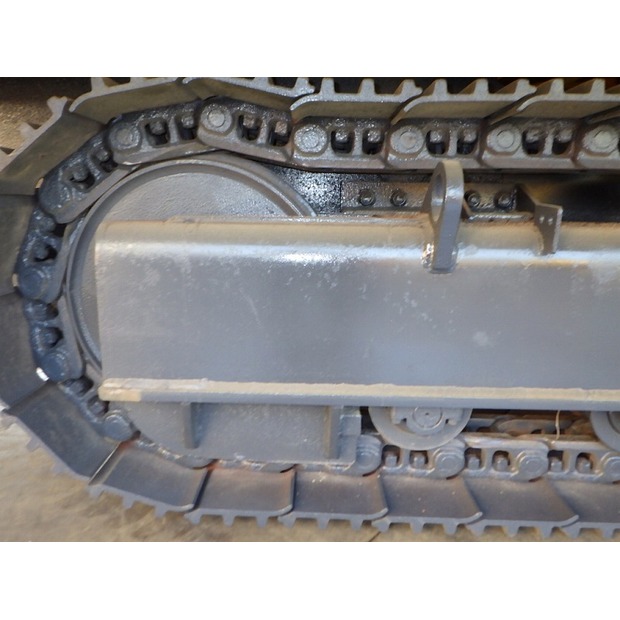 2004 Komatsu BM595F-46697703