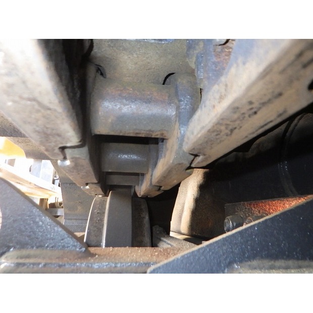 2004 Komatsu BM595F-46697707