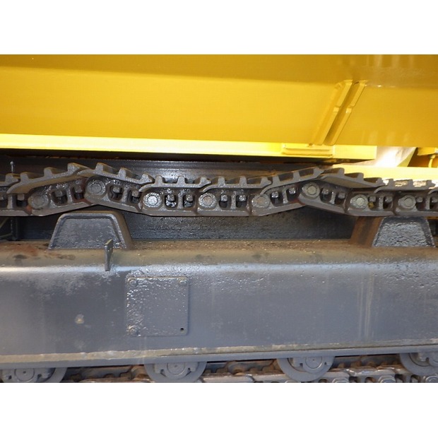 2004 Komatsu BM595F-46697710