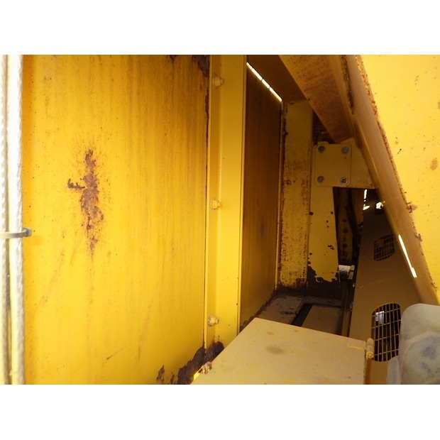 2004 Komatsu BM595F-46697715