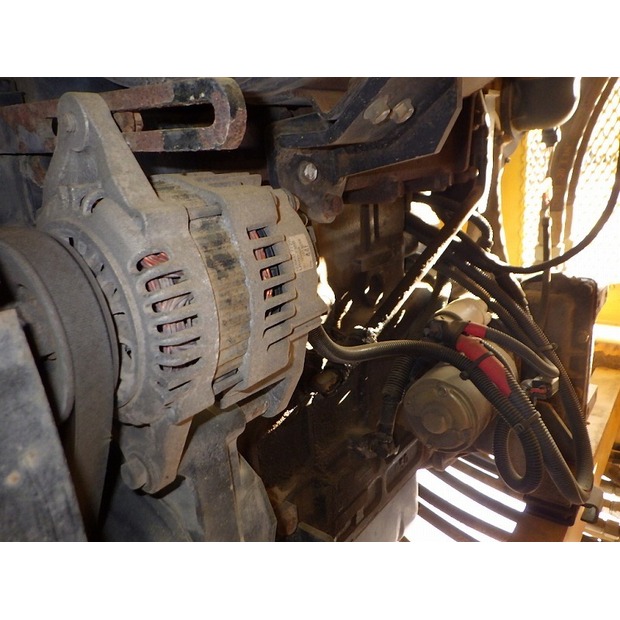 2004 Komatsu BM595F-46697723