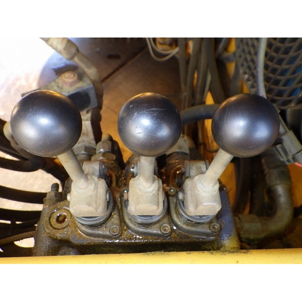 2004 Komatsu BM595F-46697726