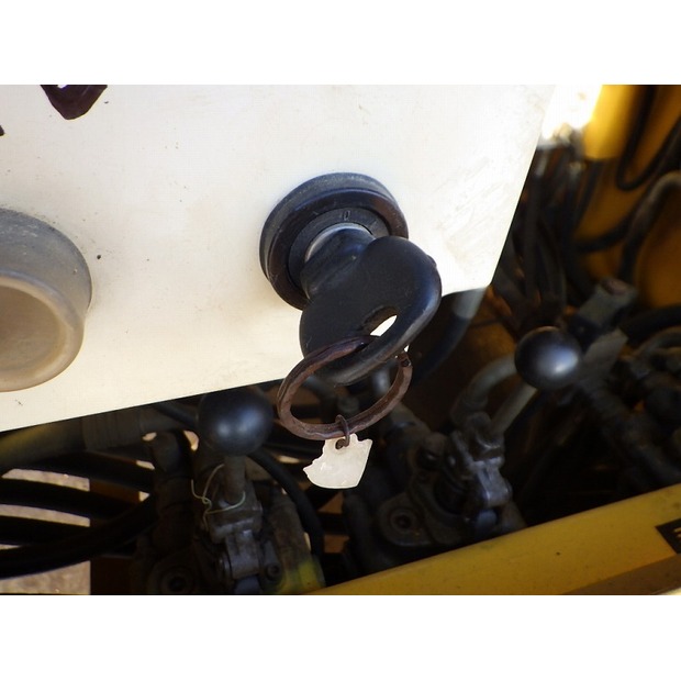 2004 Komatsu BM595F-46697729