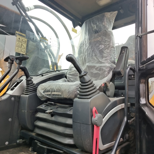 2024 Hyundai 330LC-9S-46697736