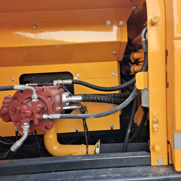 2024 Hyundai 330LC-9S-46697739