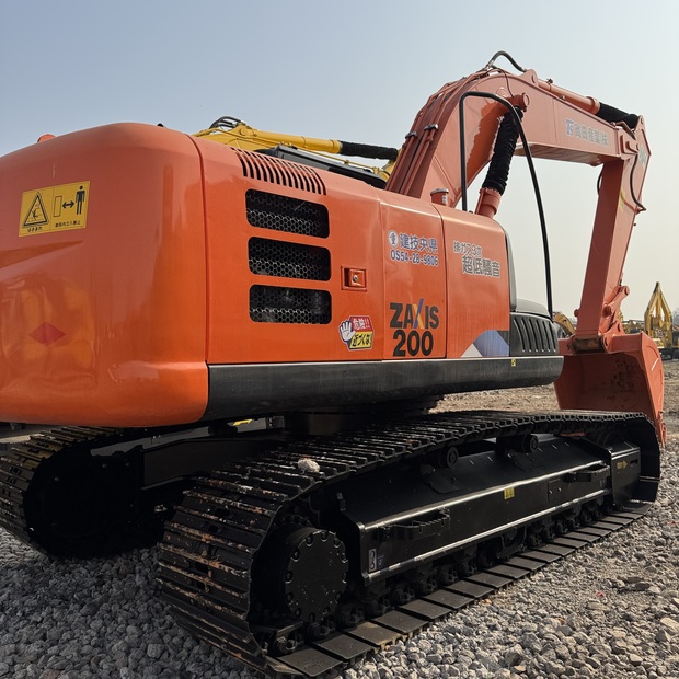 2023 Hitachi ZX200-46697802