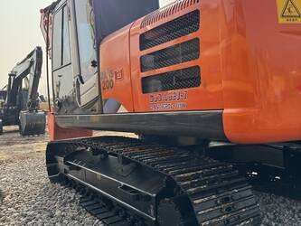 2023-hitachi-zx200-1444078-46697804