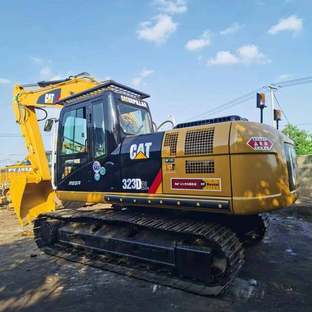 2023 Caterpillar 323D2L-46697817