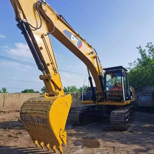 2023 Caterpillar 323D2L-46697819