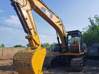 صورة ل حفارات مجنزرة 2023 كاتربيلر 323D2L