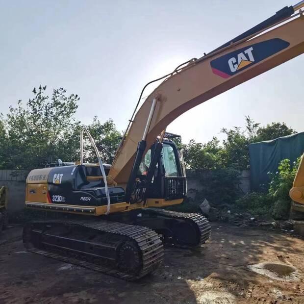 2023 Caterpillar 323D2L-46697821