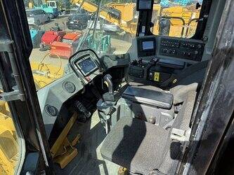 2015-caterpillar-990k-1444084-46697976