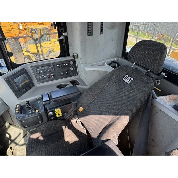 2015 Caterpillar 990K-46697977