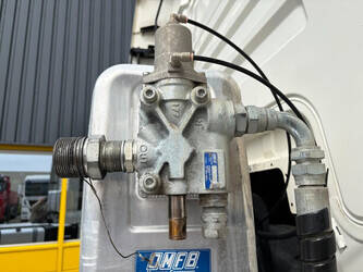 2016-man-tgx-18-440-1444099-46698418