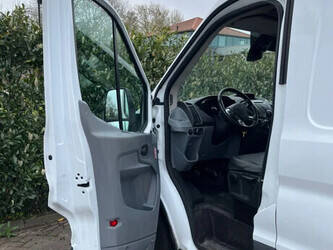 2018-ford-transit-fcd-46698573