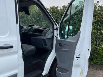 2018-ford-transit-fcd-46698574