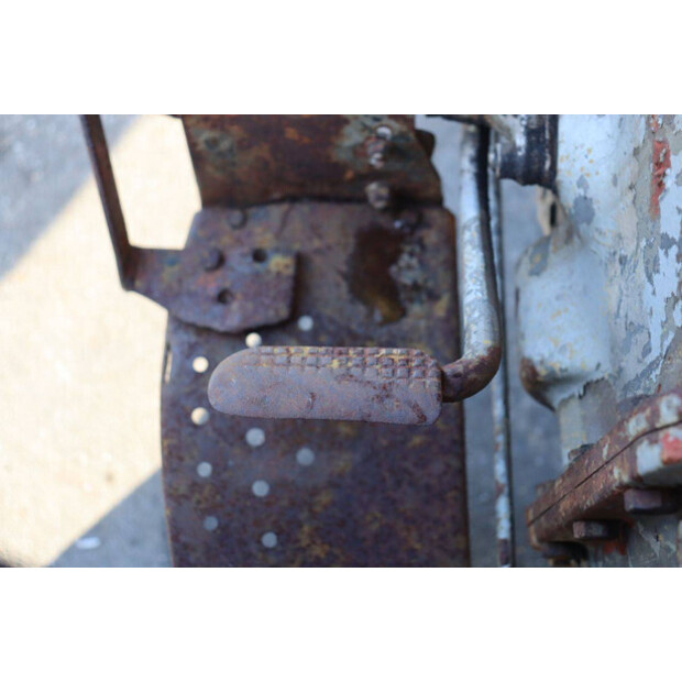 Massey Ferguson 135-46699337