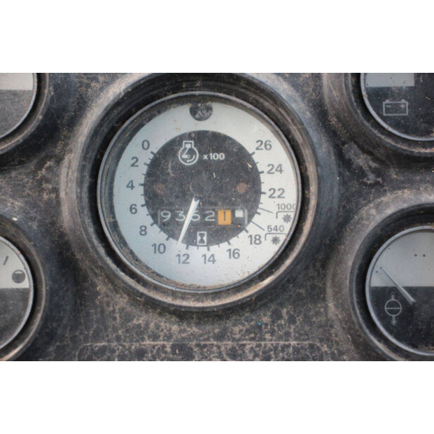 1985 Ford 6610-46699555