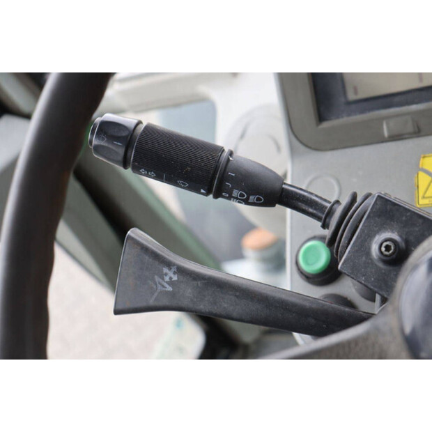 1993 فندت 818-46700033