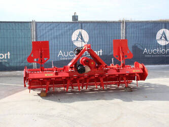 صورة ل ناثرات الأسمدة 2026 Özduman Falcon 3000