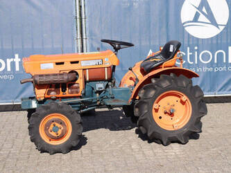 Image for TRACTORS KUBOTA B7001