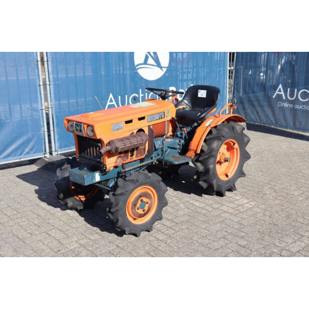 كوبوتا B7001-46700571