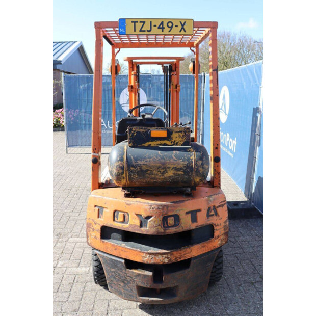 1999 Toyota 42-4FG15-46700649