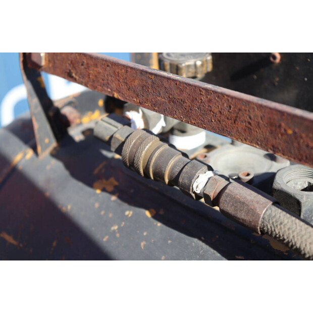 1999 Toyota 42-4FG15-46700664