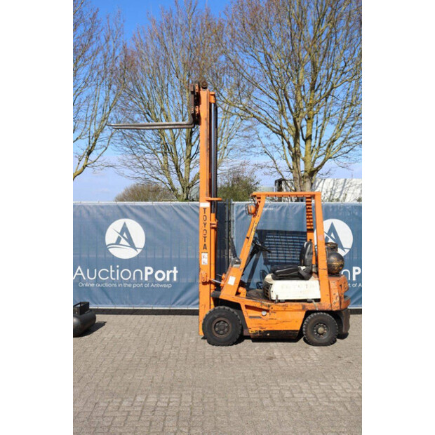 1999 Toyota 42-4FG15-46700682