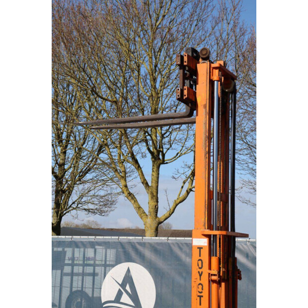 1999 Toyota 42-4FG15-46700684