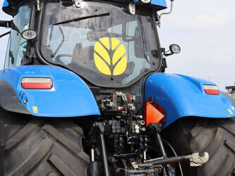 new-holland-t7-220-46700895